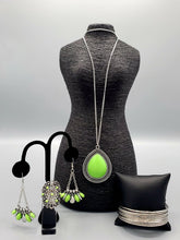 Load image into Gallery viewer, Chroma Courageous Green and Silver Custom Set
