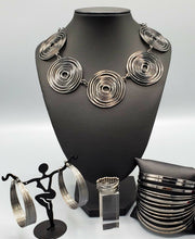 Load image into Gallery viewer, "SOL-Mates" Shiny Black Jewelry Set