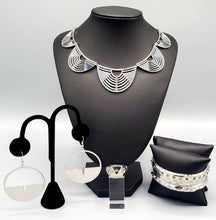 Load image into Gallery viewer, "Record-Breaking Radiance" Jewelry Set