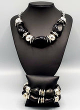 Load image into Gallery viewer, Vivid Vibes Black and Silver Custom Set