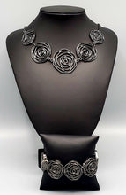 Load image into Gallery viewer, Rosy Rosette Black Mini Custom Set