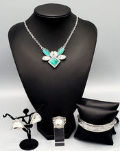 Load image into Gallery viewer, Amulet Avenue Green and Bling Custom Set
