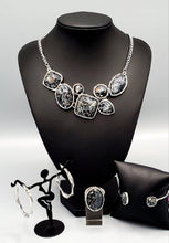 Load image into Gallery viewer, Sunset Sightings June 2021 Fashion Fix