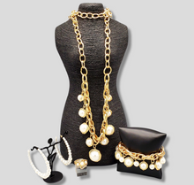 Load image into Gallery viewer, Fiercely 5th Avenue August 2021 Fashion Fix Set