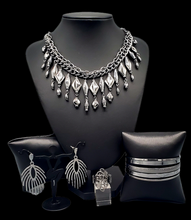 Load image into Gallery viewer, Trinket Trade Shiny Black Custom Set