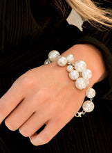 Load image into Gallery viewer, Soon To Be Mrs. White Pearl Custom Set