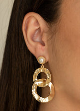 Load image into Gallery viewer, Toast to Perfection Gold and Pearl Custom Set