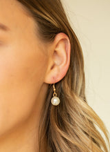 Load image into Gallery viewer, Grandiose Glimmer White Pearl Necklace and Earrings