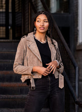 Load image into Gallery viewer, Magnificent Musings December 2021 Fashion Fix Set