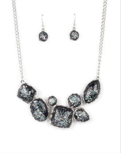 Load image into Gallery viewer, Sunset Sightings June 2021 Fashion Fix