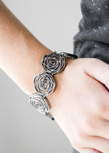 Load image into Gallery viewer, Rosy Rosette Black Mini Custom Set