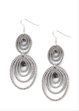 Load image into Gallery viewer, Standout Strands Black Jewelry Set