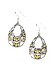 Load image into Gallery viewer, Duchess Decorum Yellow Custom Set