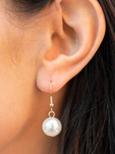 Load image into Gallery viewer, Fiercely 5th Avenue August 2021 Fashion Fix Set