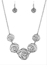 Load image into Gallery viewer, Rosy Rosette Black Mini Custom Set