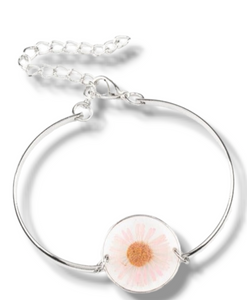 "Cottage Season" Pink Daisy Bracelet