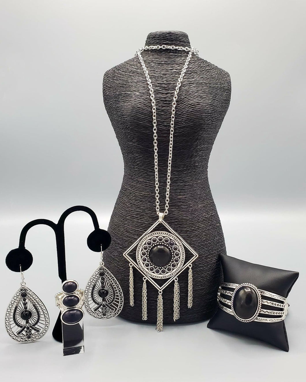 Sandstone Solstice Black and Silver Custom Set