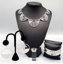 Load image into Gallery viewer, &quot;Record-Breaking Radiance&quot; Jewelry Set

