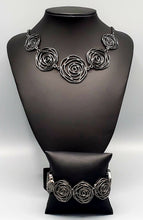Load image into Gallery viewer, Rosy Rosette Black Mini Custom Set
