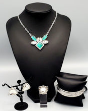Load image into Gallery viewer, Amulet Avenue Green and Bling Custom Set
