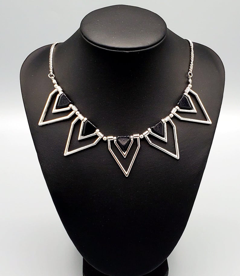 The Pack Leader Black Necklace and Earrings