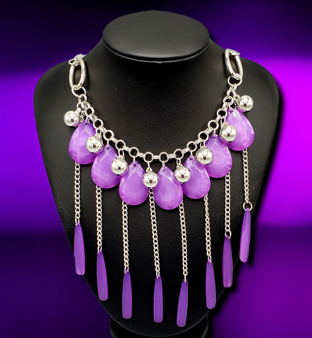 Roaring Riviera Purple Necklace Earrings