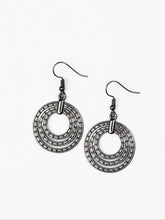 Load image into Gallery viewer, Open Plains Black Earrings
