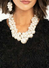 Load image into Gallery viewer, Regal 2020 Zi Collection Necklace and Earrings

