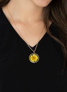 Prairie Promenade Yellow Daisy Necklace and Earrings