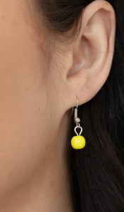 Icy Intimidation Yellow Necklace and Earrings