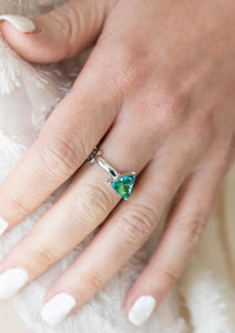 Tenacious Twinkle Green Ring